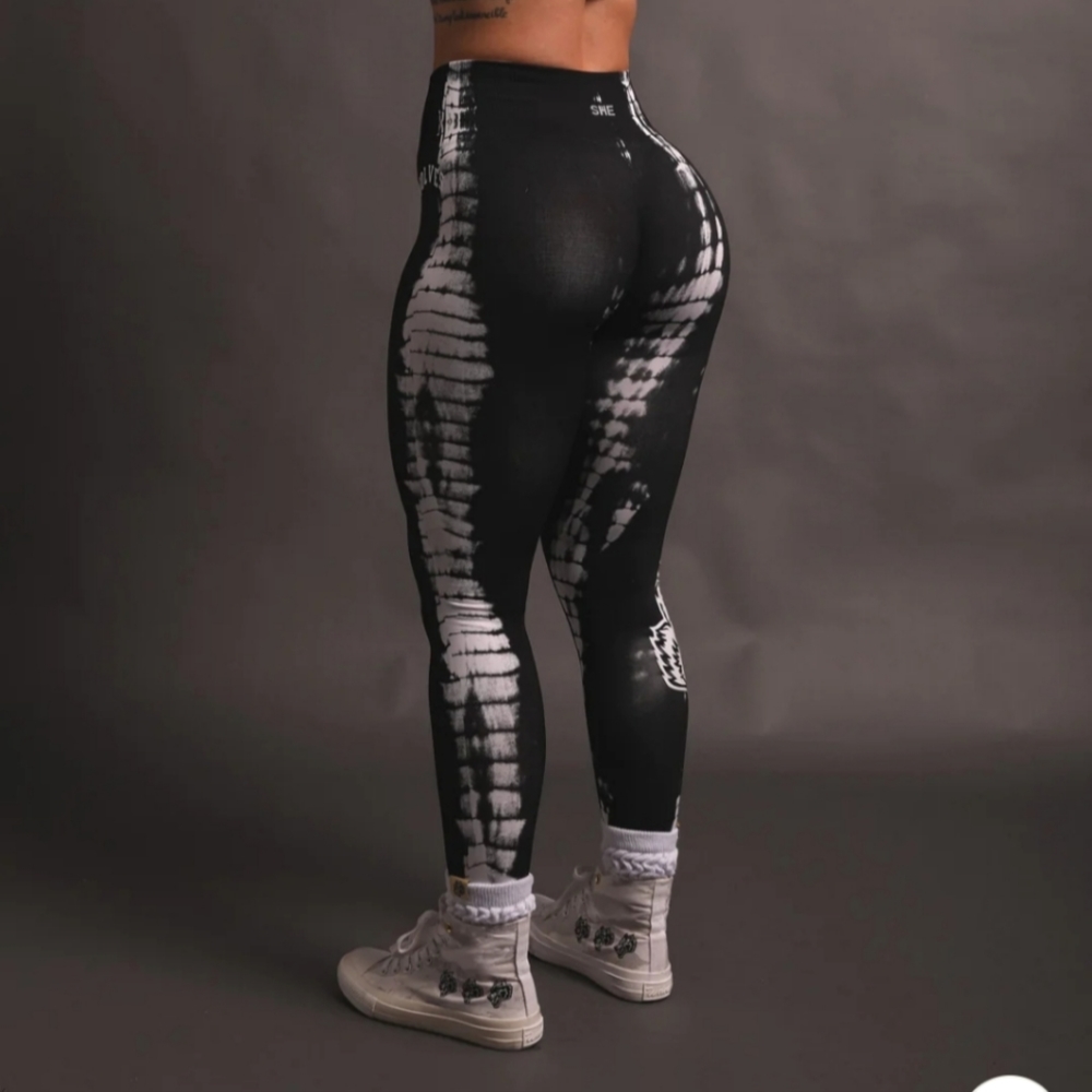 BIG WOLF LOYALTY "EVERSON SEAMLESS" LEGGINGS IN BLACK/WHITE SERPENT small new
